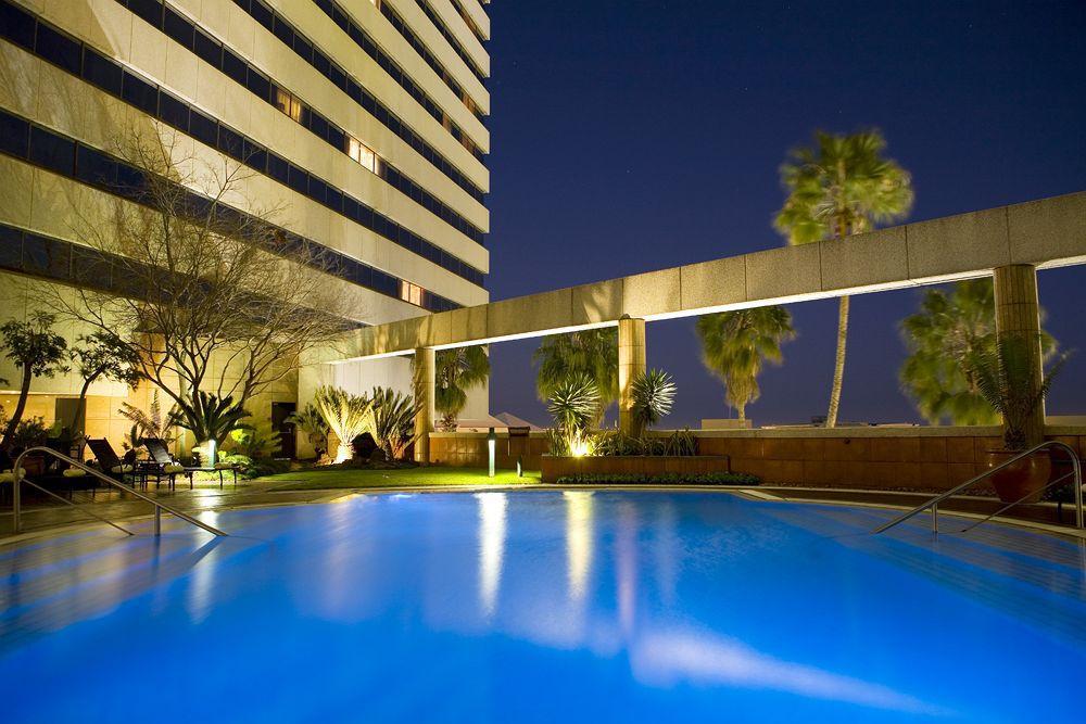 Intercontinental Johannesburg Sandton Towers, An Ihg Hotel Bagian luar foto