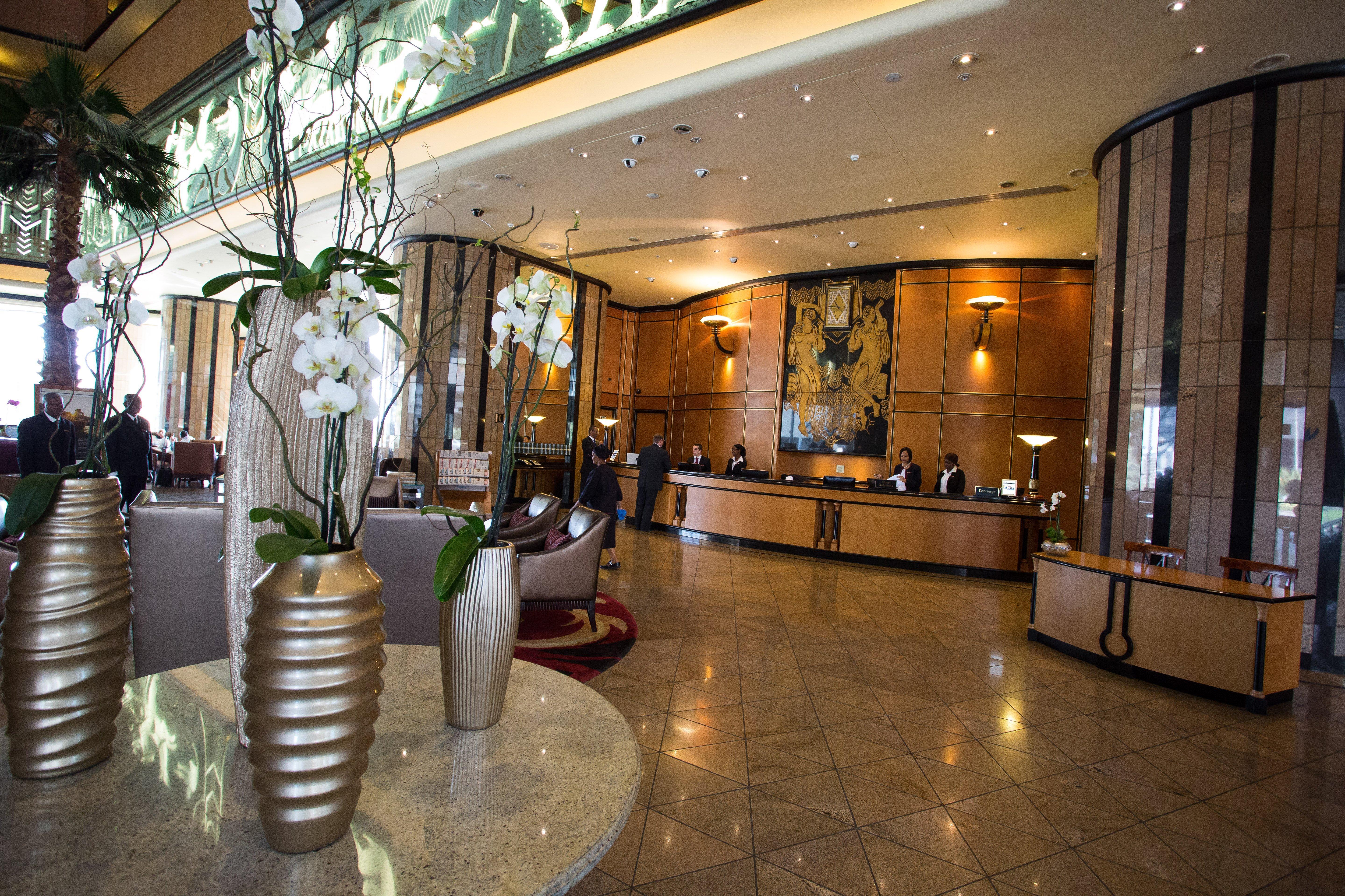 Intercontinental Johannesburg Sandton Towers, An Ihg Hotel Bagian luar foto