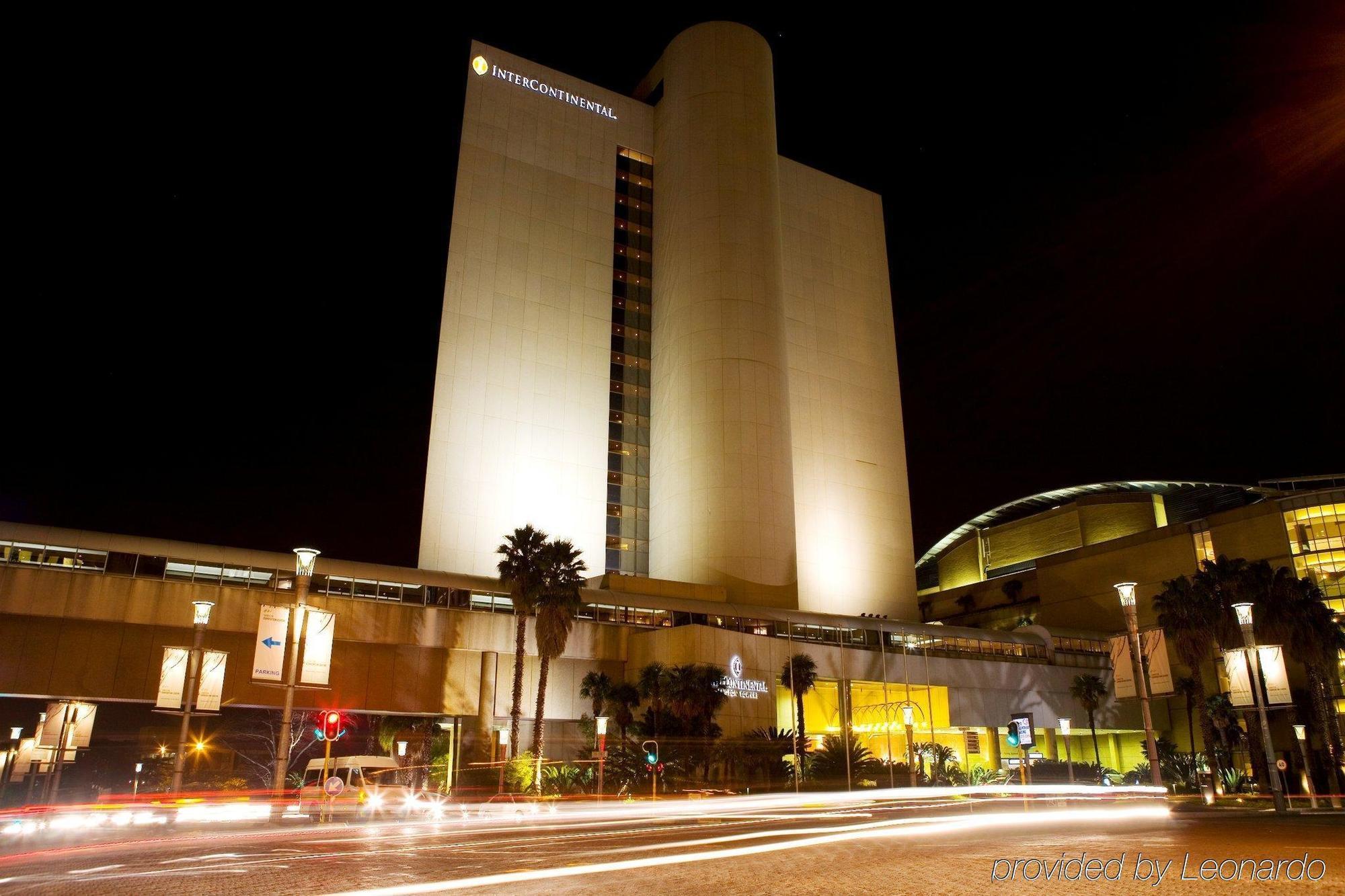 Intercontinental Johannesburg Sandton Towers, An Ihg Hotel Bagian luar foto