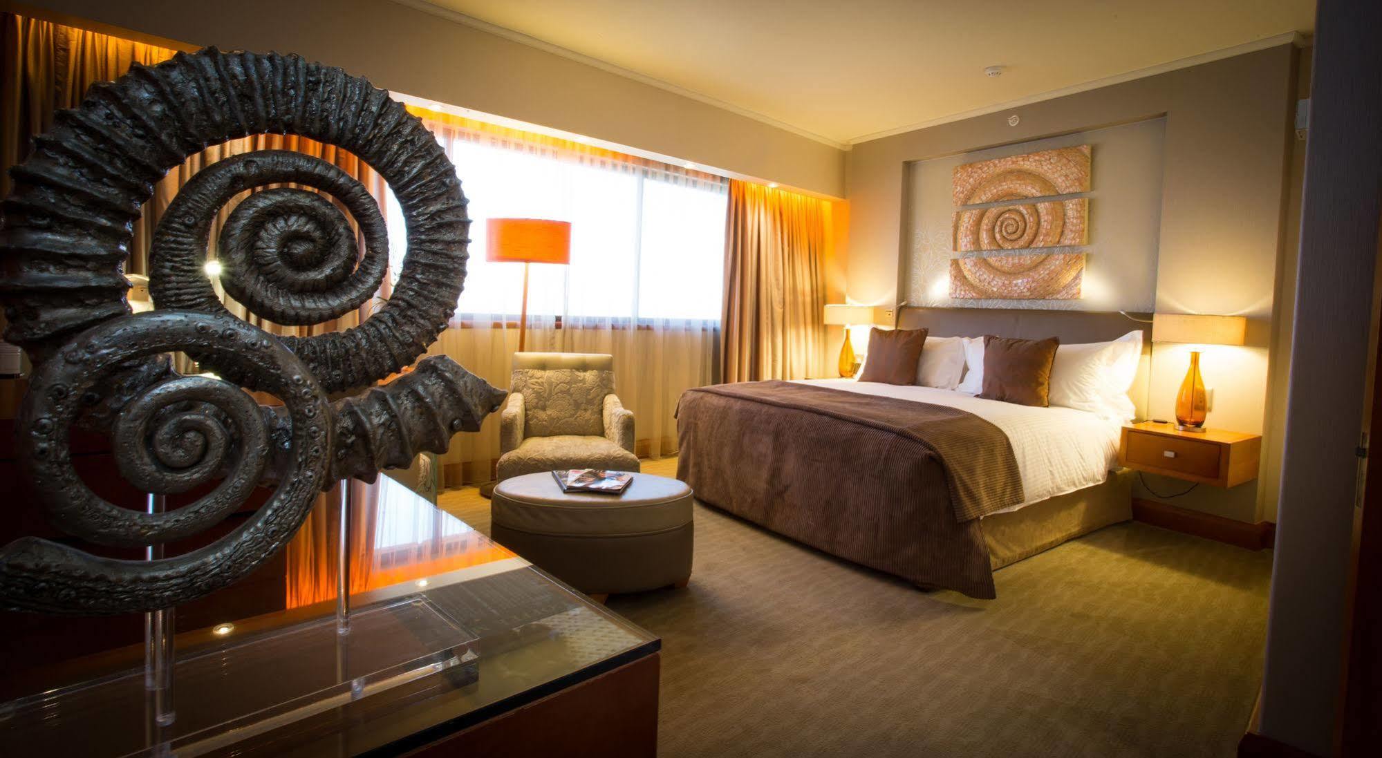 Intercontinental Johannesburg Sandton Towers, An Ihg Hotel Bagian luar foto