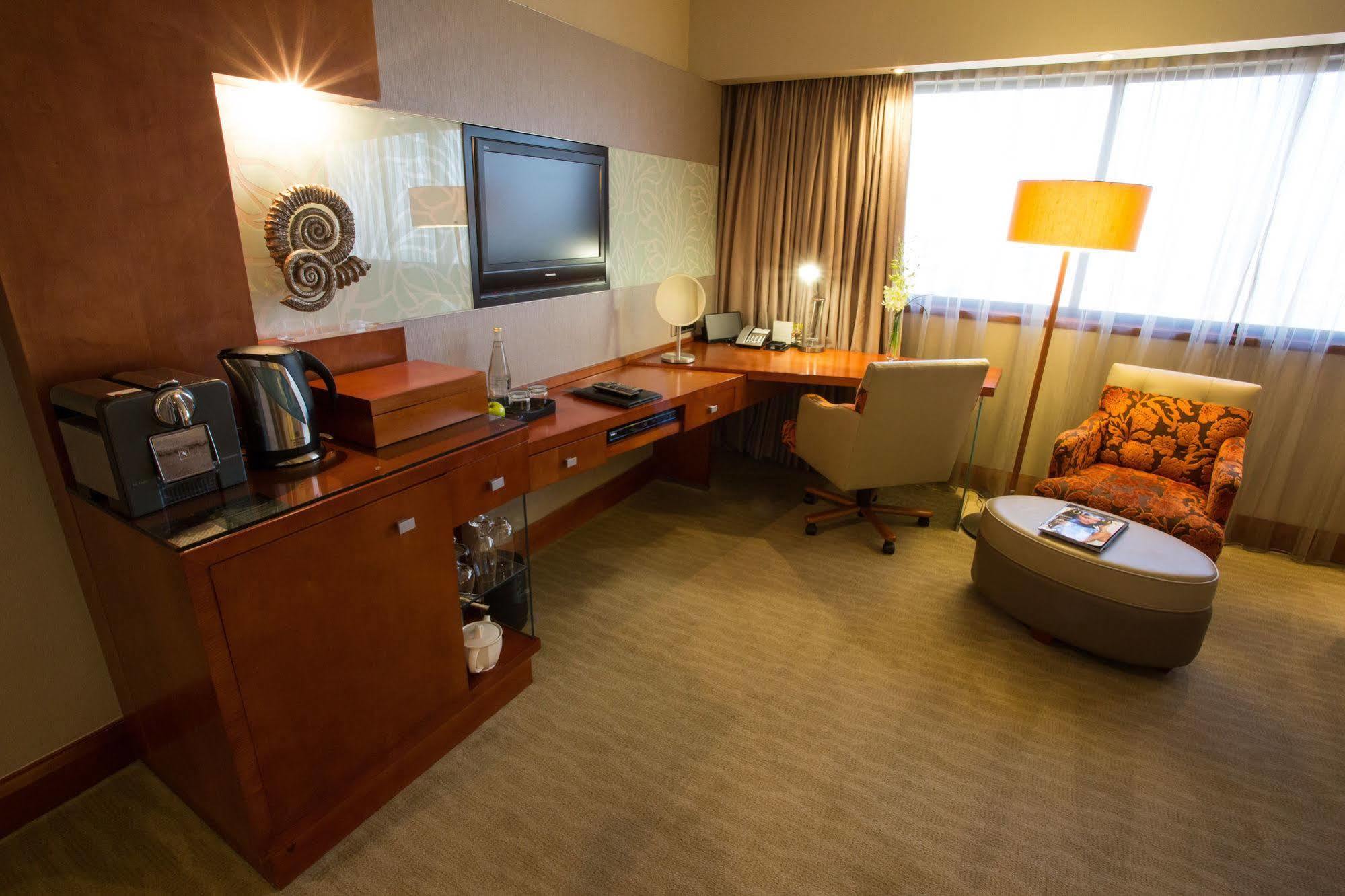 Intercontinental Johannesburg Sandton Towers, An Ihg Hotel Bagian luar foto